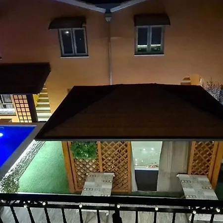 Adriana Oda ve Kahvaltı 3*