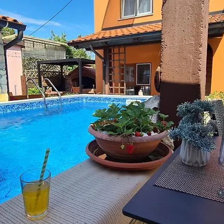 Adriana بريمونتيرا