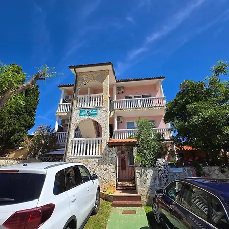 ベッド・アンド・ブレックファスト Adriana 3*