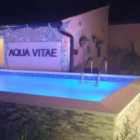 Oda ve Kahvaltı Adriana 3*