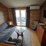 Adriana Nocleg ze śniadaniem 3*