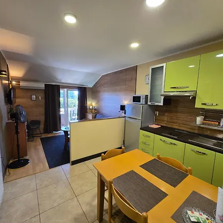 Bed & Breakfast Adriana 3*